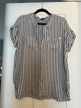Jones New York Black and White Striped Short-Sleeve Blouse